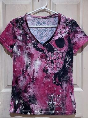 Pink Skull Print V-Neck T-shirt, Size S
